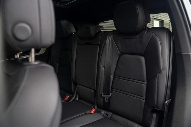 Photo of 2025 Carrara White Metallic Porsche Cayenne