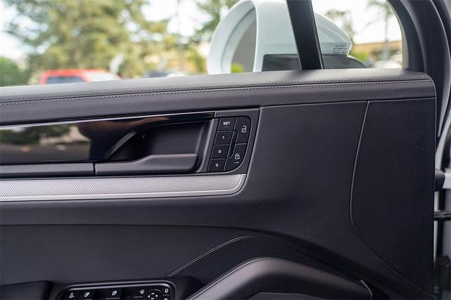 Photo of 2025 Carrara White Metallic Porsche Cayenne