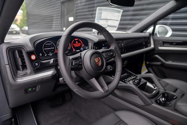 Photo of 2025 White Porsche Cayenne