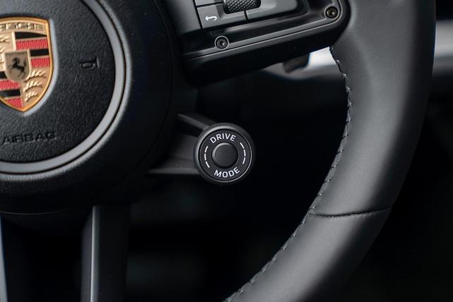 Photo of 2025 White Porsche Cayenne