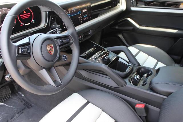 Photo of 2025 Gray Porsche Cayenne