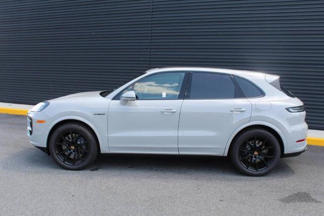 Photo of 2025 Gray Porsche Cayenne