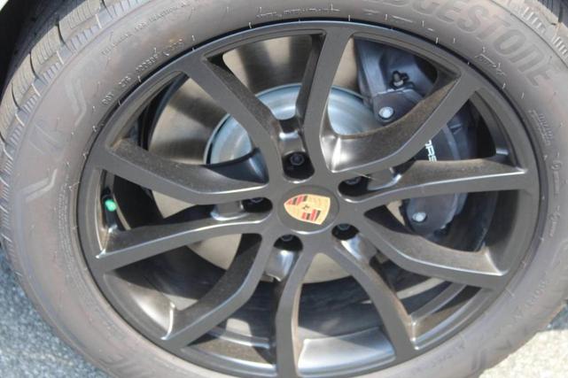 Photo of 2025 Gray Porsche Cayenne