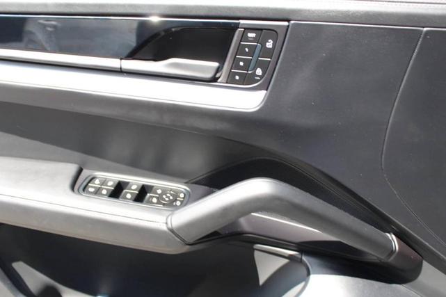 Photo of 2025 Gray Porsche Cayenne