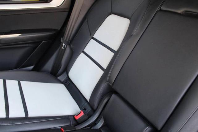 Photo of 2025 Gray Porsche Cayenne