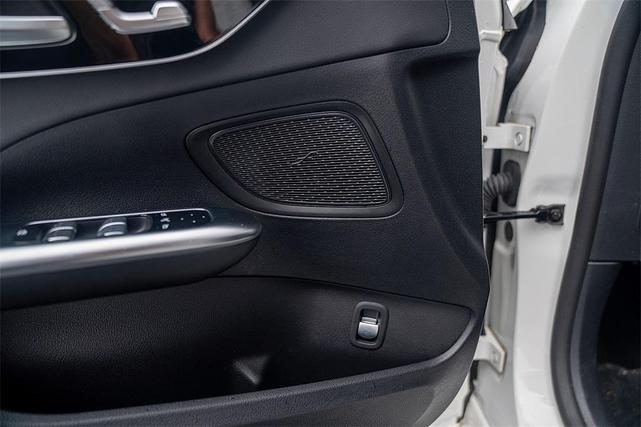 Photo of 2022 White Mercedes-Benz C-Class