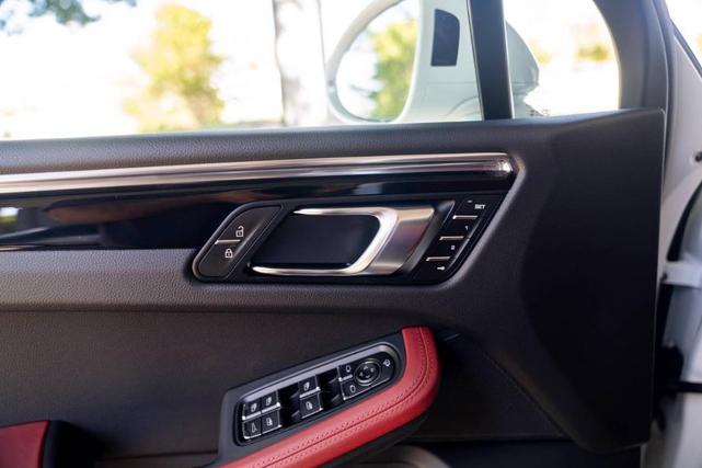 Photo of 2026 White Porsche Macan
