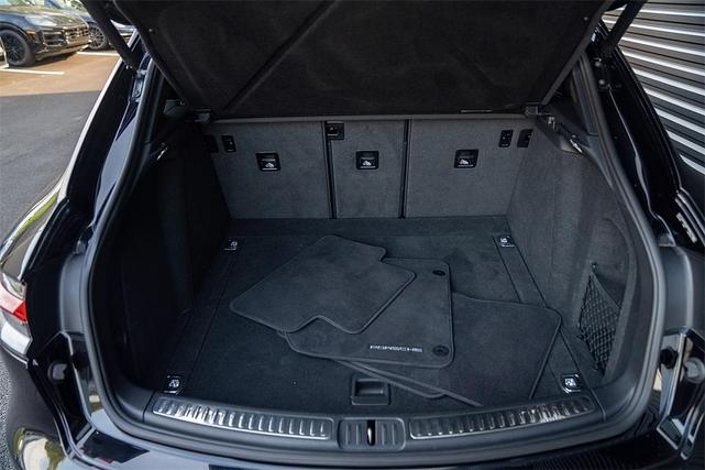 Photo of 2024 Black Porsche Macan