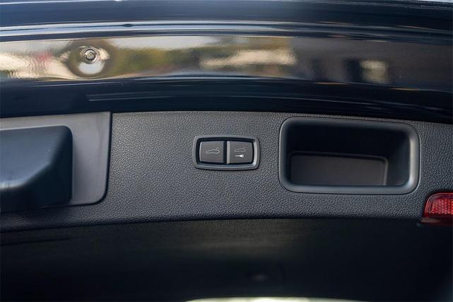 Photo of 2024 Black Porsche Macan