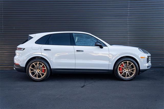 Photo of 2024 Chalk Porsche Cayenne