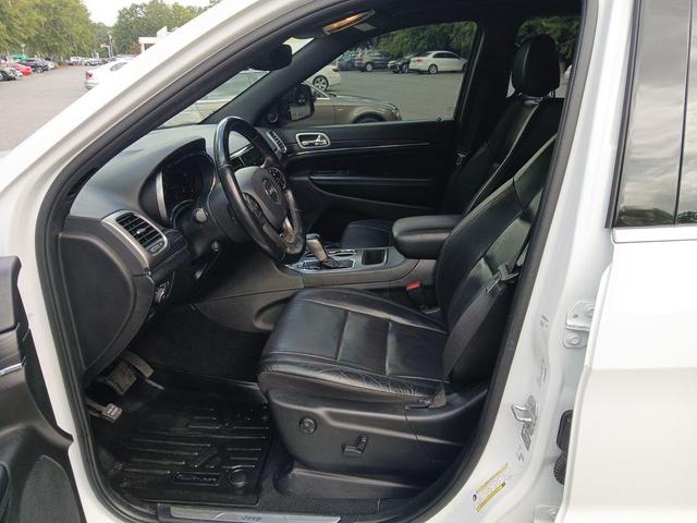 Photo of 2021 Bright White Clearcoat Jeep Grand Cherokee