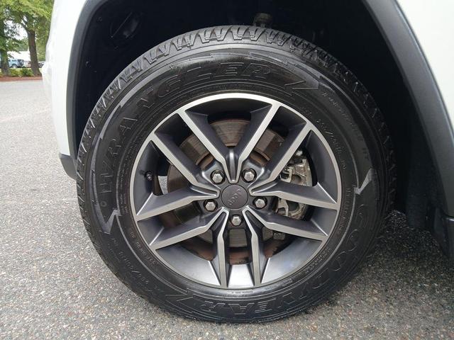 Photo of 2021 Bright White Clearcoat Jeep Grand Cherokee