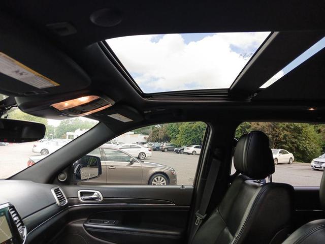 Photo of 2021 Bright White Clearcoat Jeep Grand Cherokee