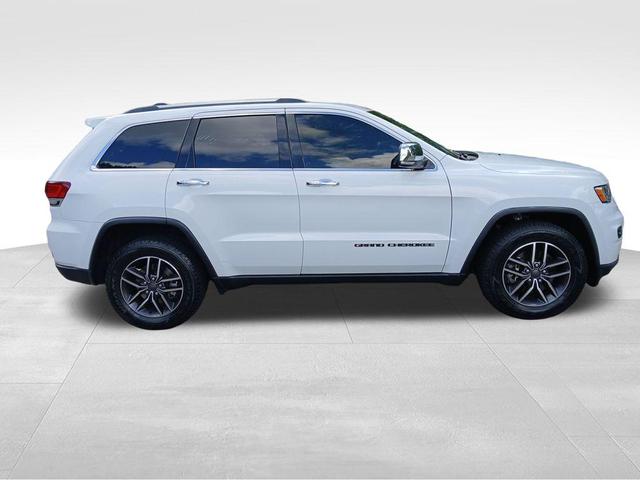 Photo of 2021 Bright White Clearcoat Jeep Grand Cherokee