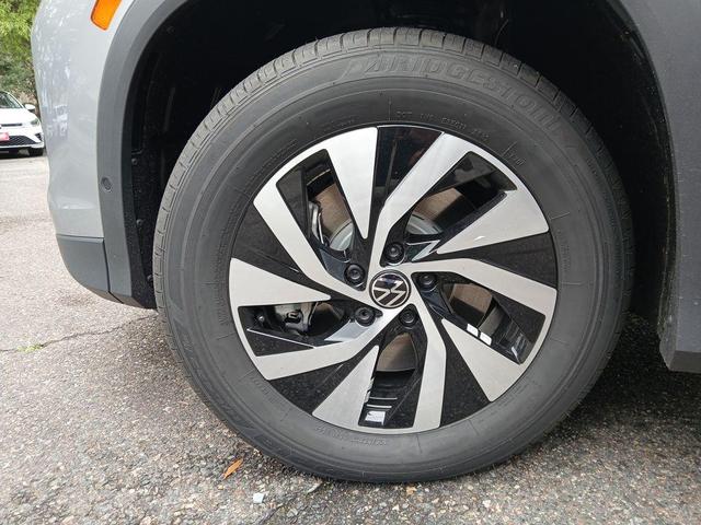 Photo of 2025 Pyrite Silver Metallic Volkswagen Tiguan