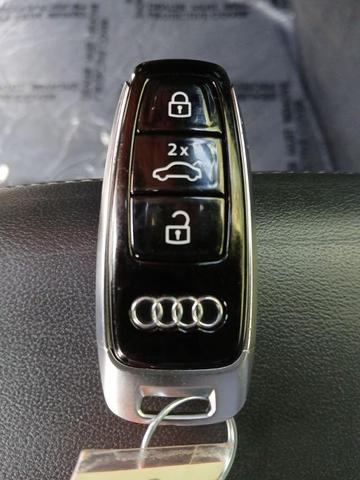 Photo of 2025 Samurai Gray Metallic Audi Q7