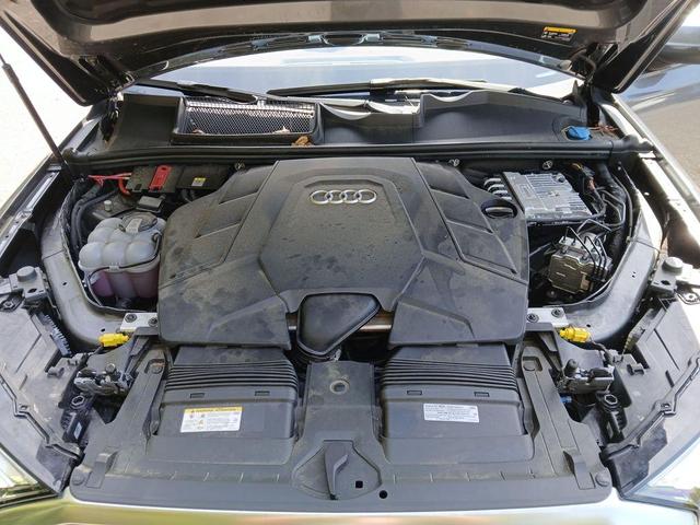 Photo of 2025 Samurai Gray Metallic Audi Q7