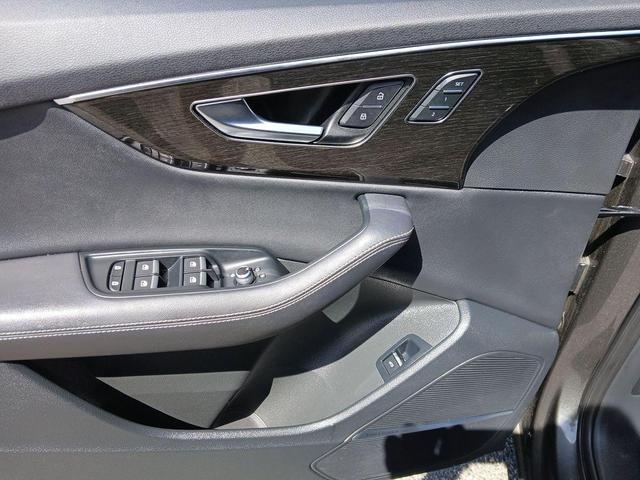 Photo of 2025 Samurai Gray Metallic Audi Q7