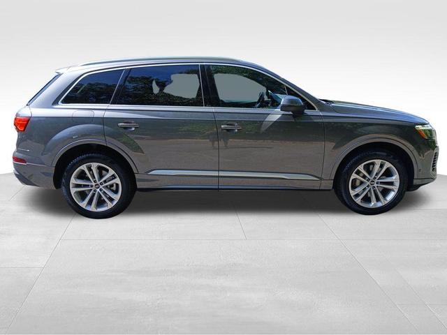 Photo of 2025 Samurai Gray Metallic Audi Q7