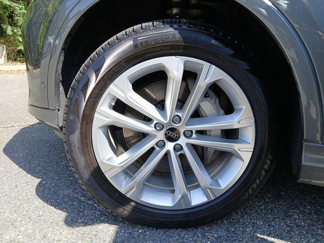 Photo of 2025 Samurai Gray Metallic Audi Q7