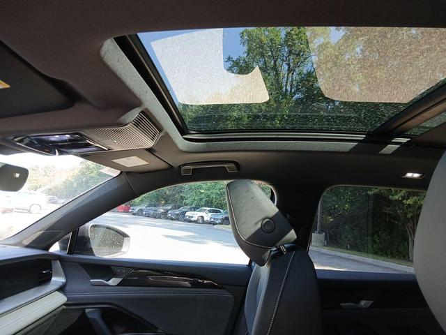 Photo of 2025 Monterey Blue W/Black Roof Volkswagen Tiguan