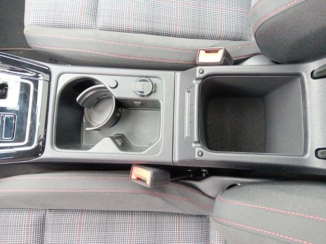 Photo of 2024 Deep Black Pearl Effect Volkswagen Golf GTI