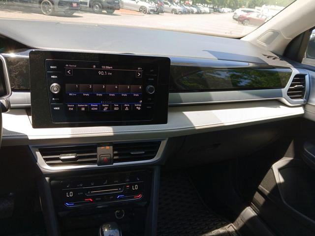 Photo of 2025 Platinum Gray Metallic Volkswagen Taos