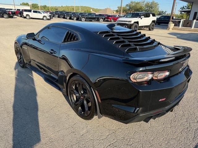 Photo of 2023 Black Chevrolet Camaro