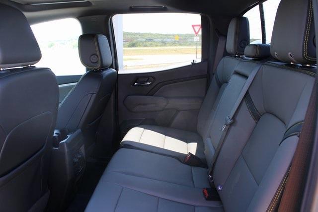 Photo of 2026 Summit White Chevrolet Colorado