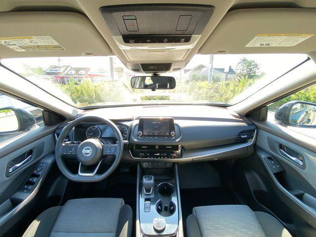 Photo of 2021 Super Black Nissan Rogue