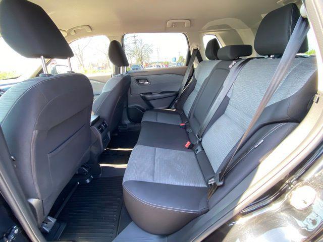 Photo of 2021 Super Black Nissan Rogue