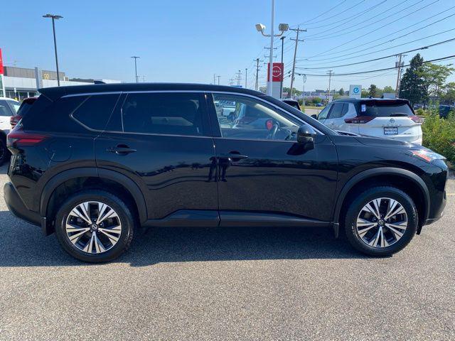 Photo of 2021 Super Black Nissan Rogue