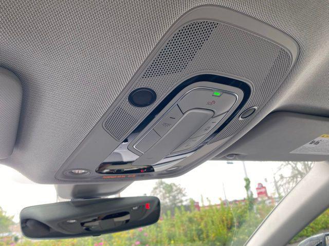 Photo of 2022 Black Metallic Audi Q5