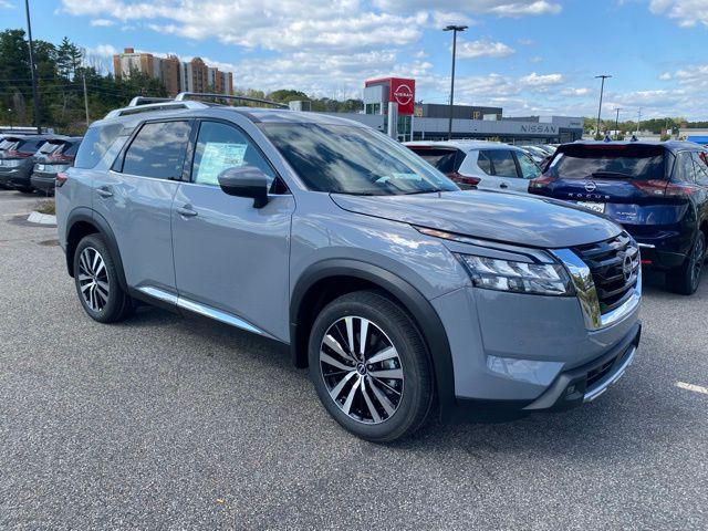 Photo of 2025 Boulder Gray Pearl Nissan Pathfinder