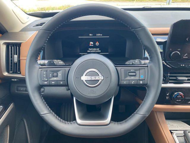 Photo of 2025 Boulder Gray Pearl Nissan Pathfinder