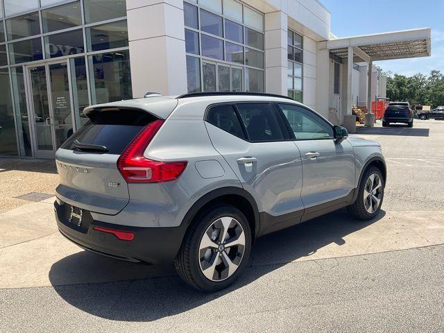 Photo of 2026 Metallic Volvo XC40