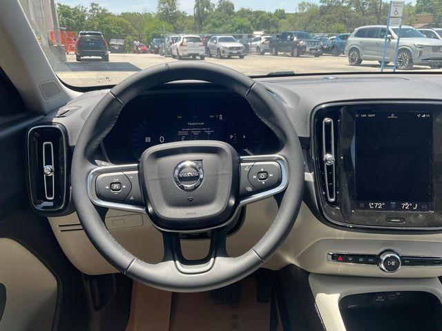 Photo of 2026 Metallic Volvo XC40