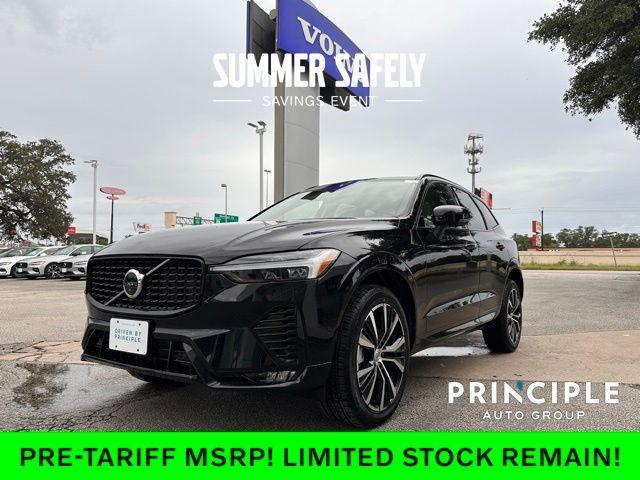 Photo of 2025 Onyx Black Metallic Volvo XC60