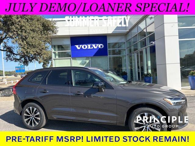 Photo of 2025 Platinum Gray Metallic Volvo XC60