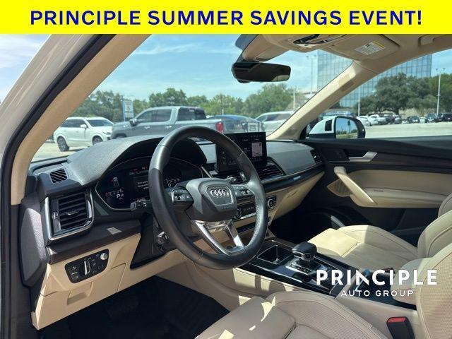 Photo of 2022 Glacier White Metallic Audi Q5
