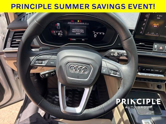 Photo of 2022 Glacier White Metallic Audi Q5