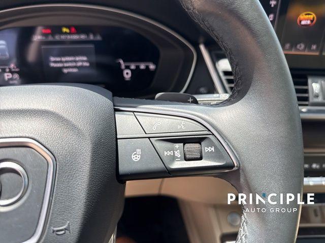 Photo of 2022 Glacier White Metallic Audi Q5