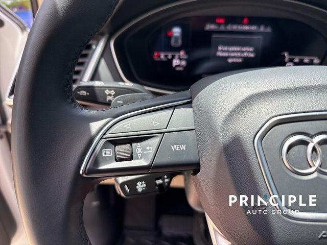 Photo of 2022 Glacier White Metallic Audi Q5