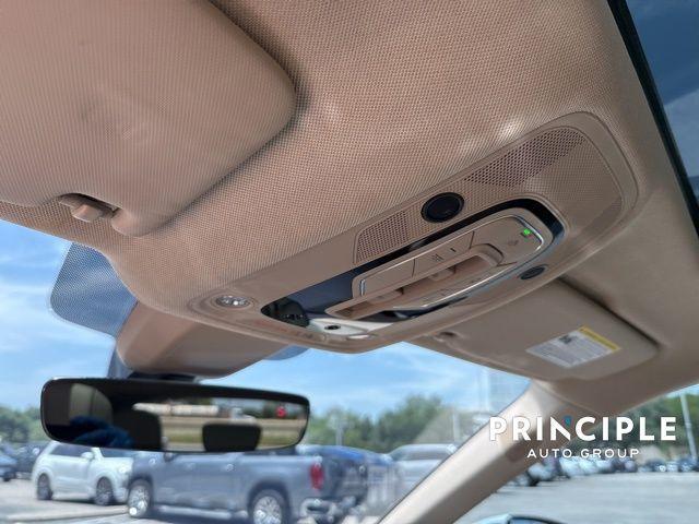 Photo of 2022 Glacier White Metallic Audi Q5
