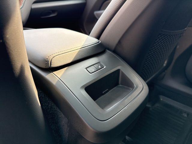 Photo of 2023 Crystal White Metallic Volvo XC60