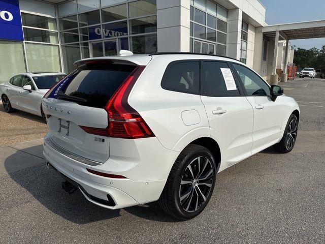 Photo of 2023 Crystal White Metallic Volvo XC60