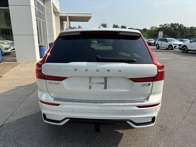 Photo of 2023 Crystal White Metallic Volvo XC60