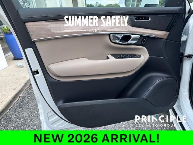 Photo of 2026 Crystal White Volvo XC90