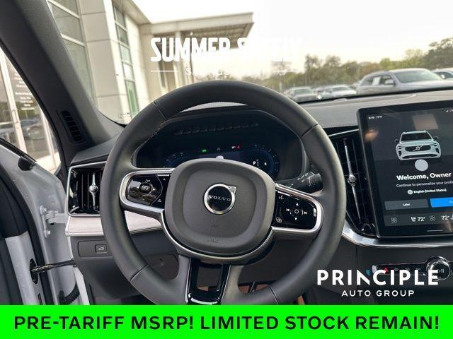 Photo of 2025 Crystal White Metallic Volvo XC90