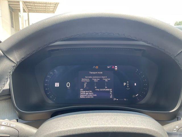 Photo of 2026 Crystal White Volvo XC40